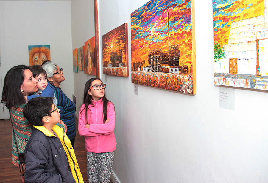 Con pincel y espátula Claudia Balcarce expone en Pica