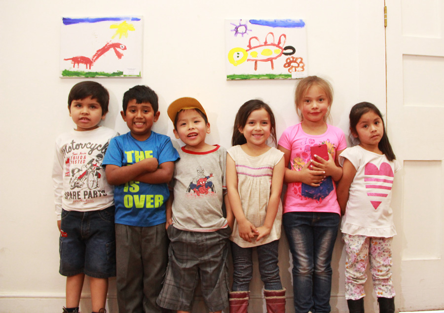 Párvulos de Pica exponen pinturas basadas en la historia de la comuna