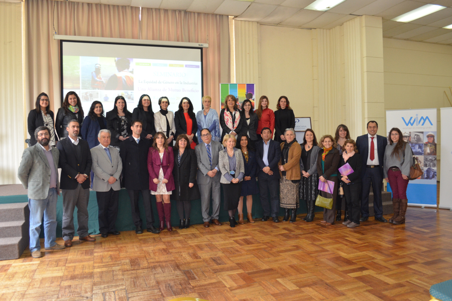 En seminario sobre equidad de género Collahuasi presentó  programa de incorporación de la mujer a la operación