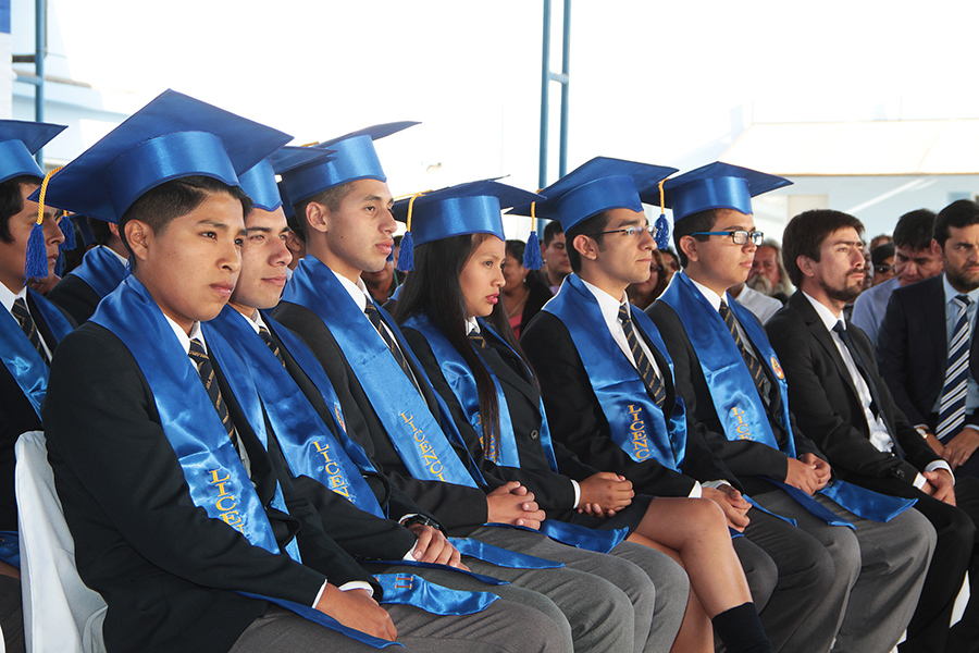 Graduación segunda generación alumnos de especialidad minera de Liceo Juan Pablo II