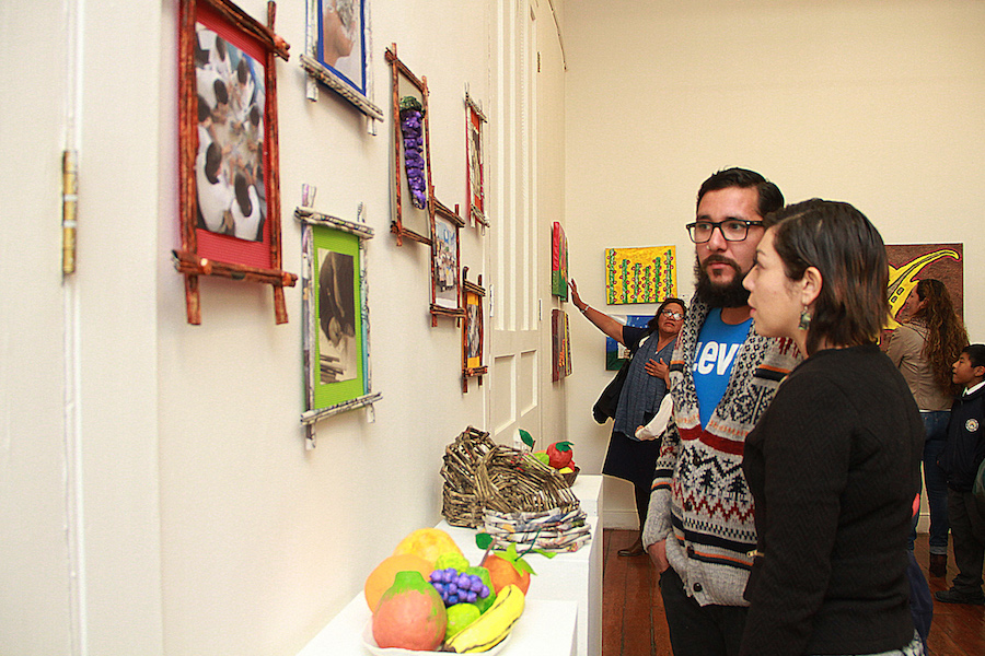 Alumnos de escuela Vertiente del Saber exponen sus obras en sala de arte Pica Collahuasi
