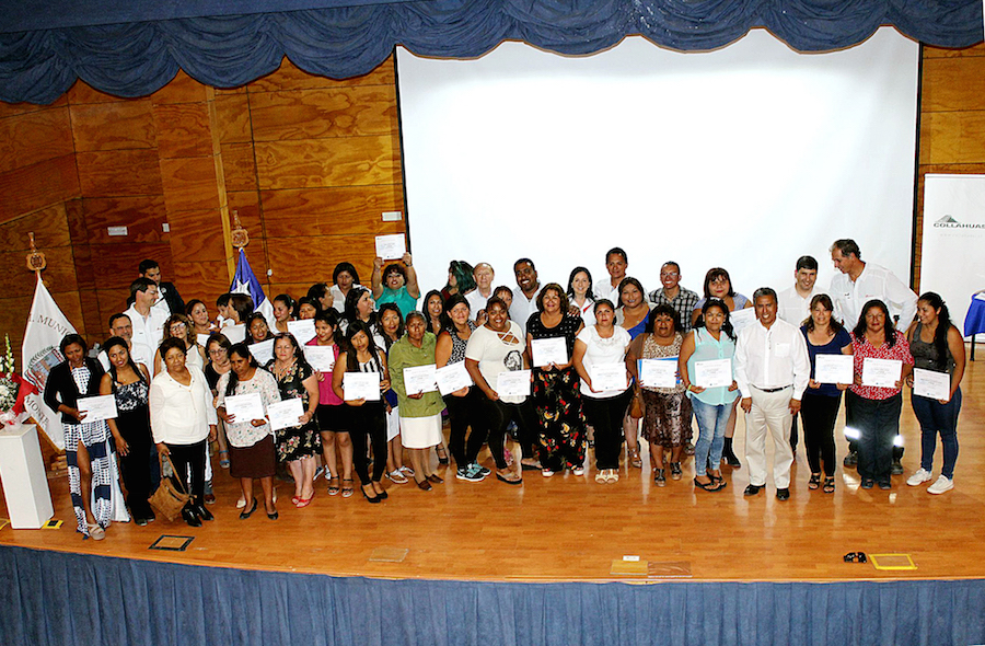 76 vecinos de Pozo Almonte reciben certificados de capacitación de Sodexo y Collahuasi