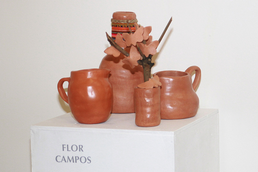 Artesanos de Pica exponen obras creadas con arcilla de la zona