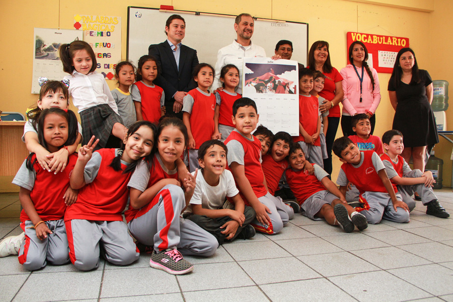 A través de la Fundación Educacional Collahuasi, 20 mil estudiantes y 1.700 docentes de la región recibieron documentos insertos en programa de Lectura Temprana