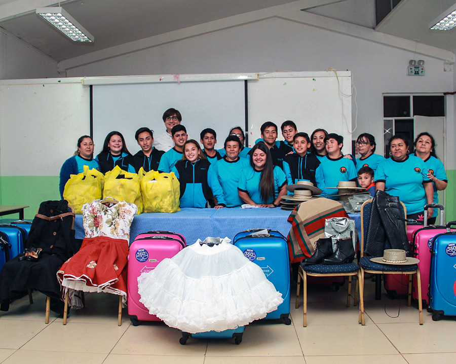 Grupo folclórico Hijos del Mar de Chanavayita se preparan presentaciones en el mes de la patria con nueva indumentaria