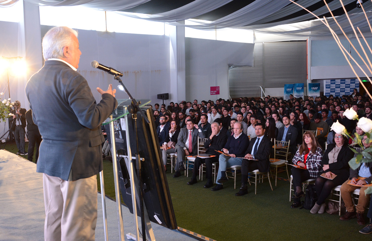 Cátedra UNAP – Collahuasi convoca a más de 400 universitarios para abordar el perfil laboral del futuro
