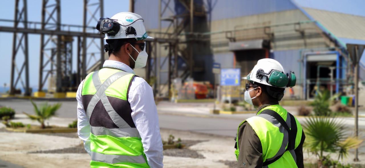 Jóvenes del Liceo de Pica entrenan como Operadores Mantenedores en el Terminal Marítimo de Collahuasi