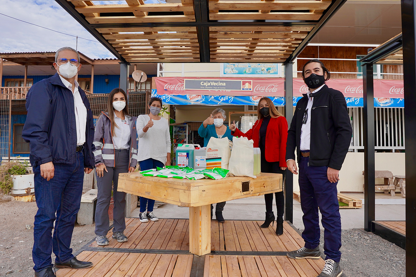 Emprendimientos de caleta Caramucho incorporan mobiliario ecológico a través de iniciativa circular del Plan Impulso Tarapacá