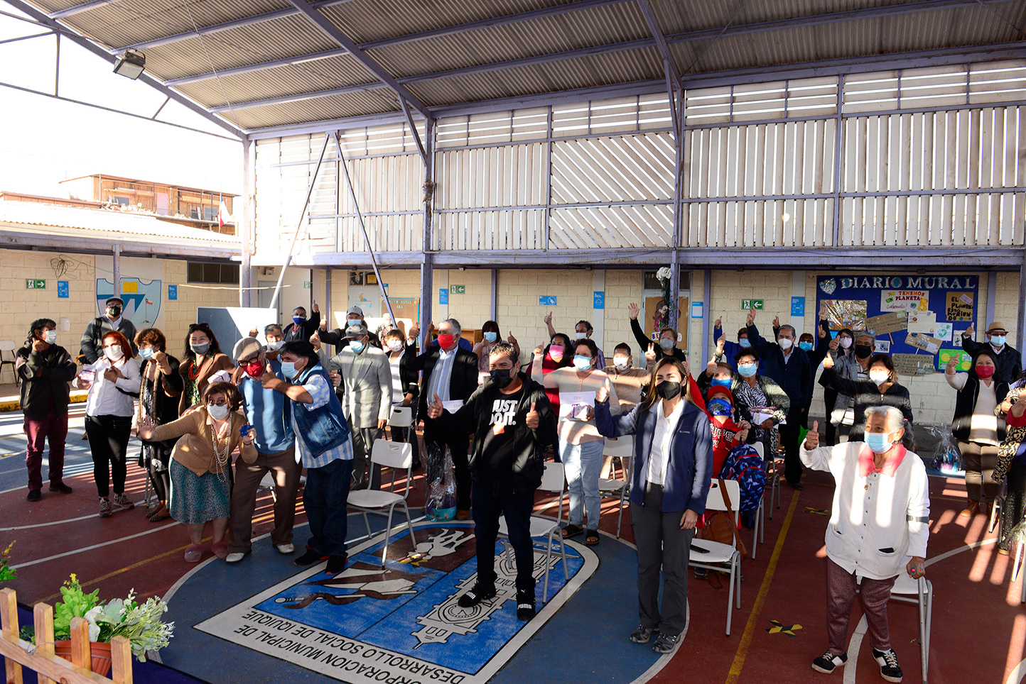 50 vecinos y vecinas de las caletas del litoral sur de Iquique celebraron el Día Internacional del Adulto Mayor