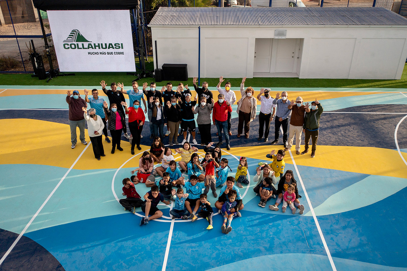 Vecinos de Caleta Caramucho y Collahuasi inauguran multicancha para fomentar la práctica de disciplinas deportivas