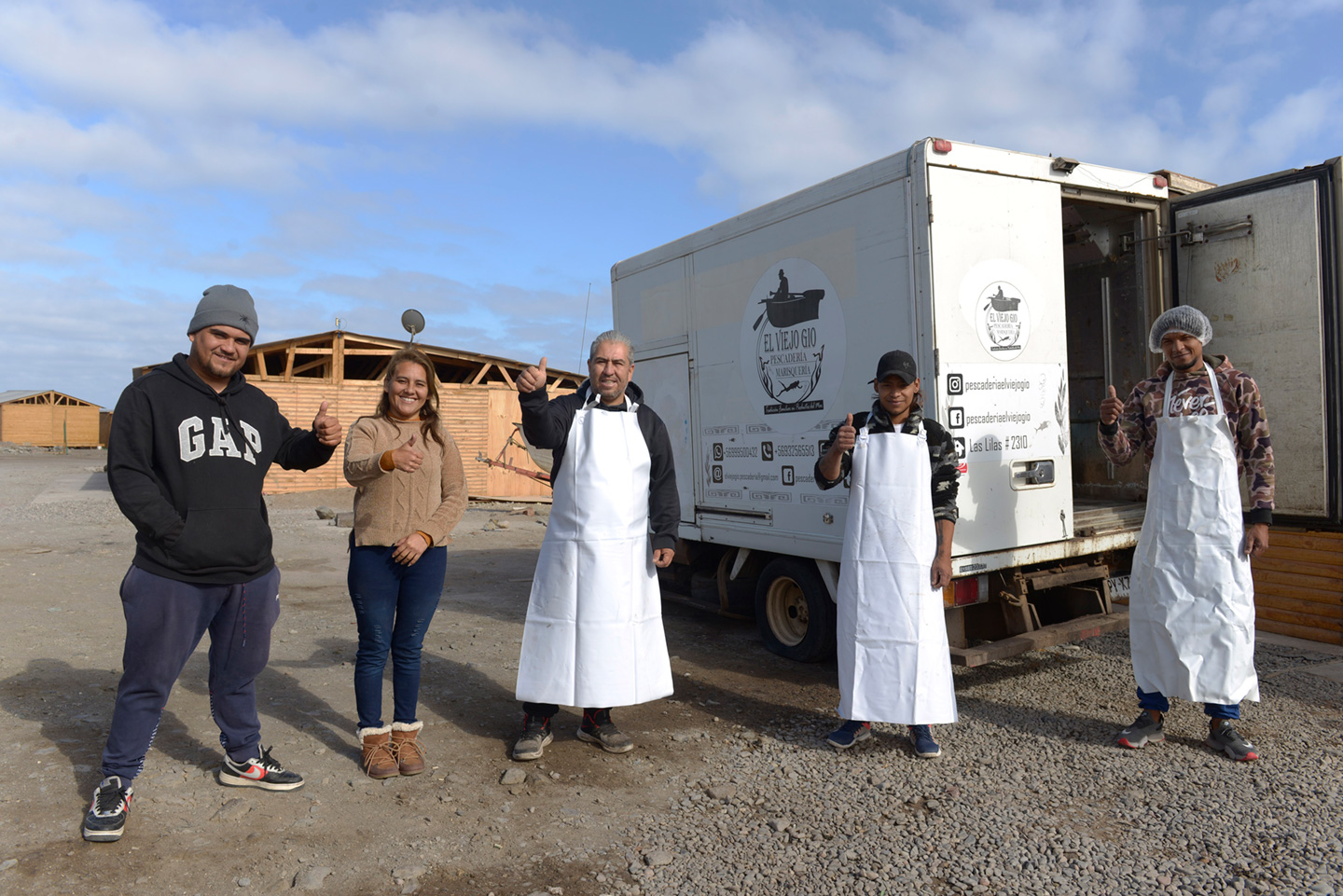 Familia de Caramucho concreta el sueño de emprender con Pescadería “El Viejo Gio”