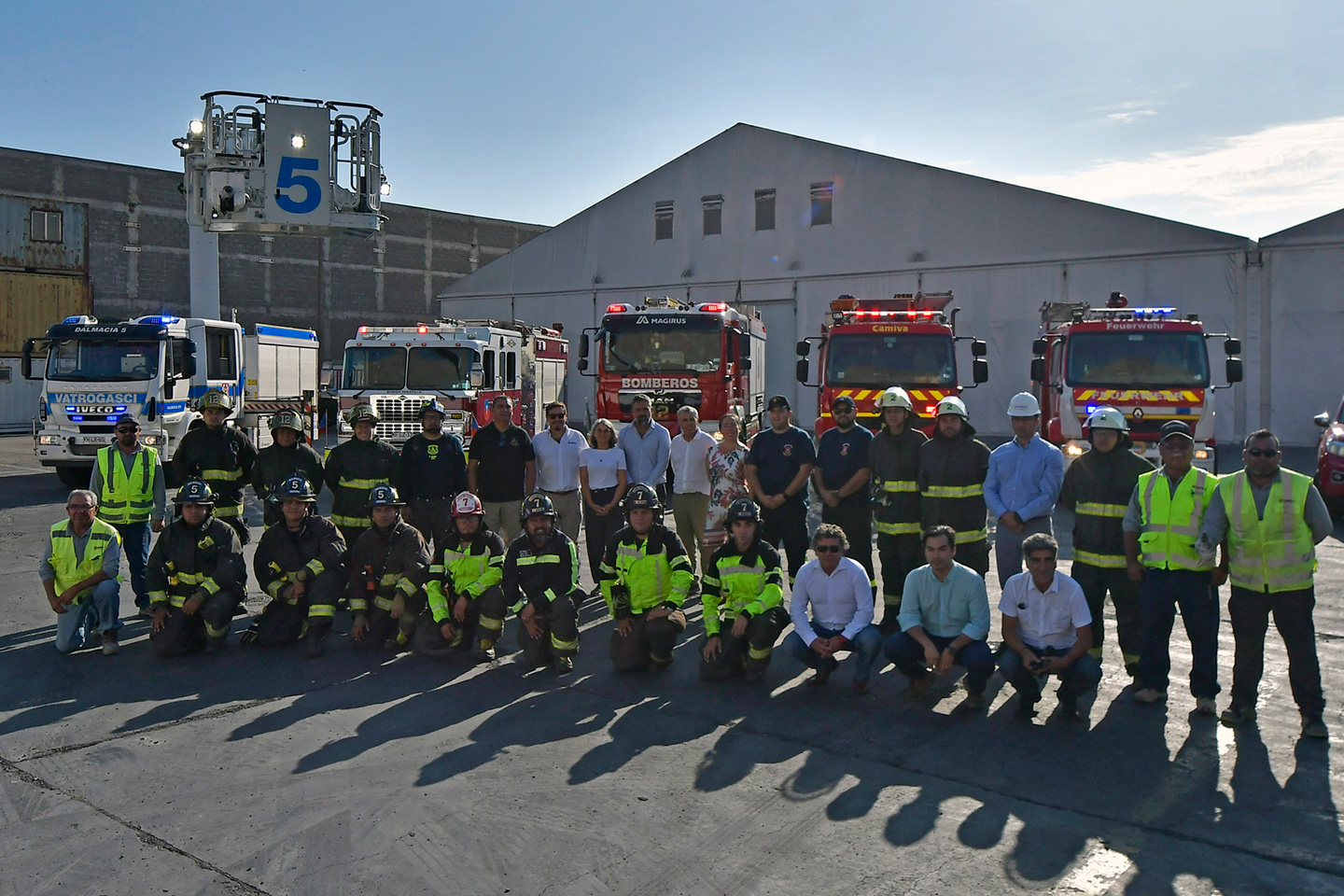 Collahuasi despliega apoyo logístico para extinguir incendios forestales en el centro sur del país