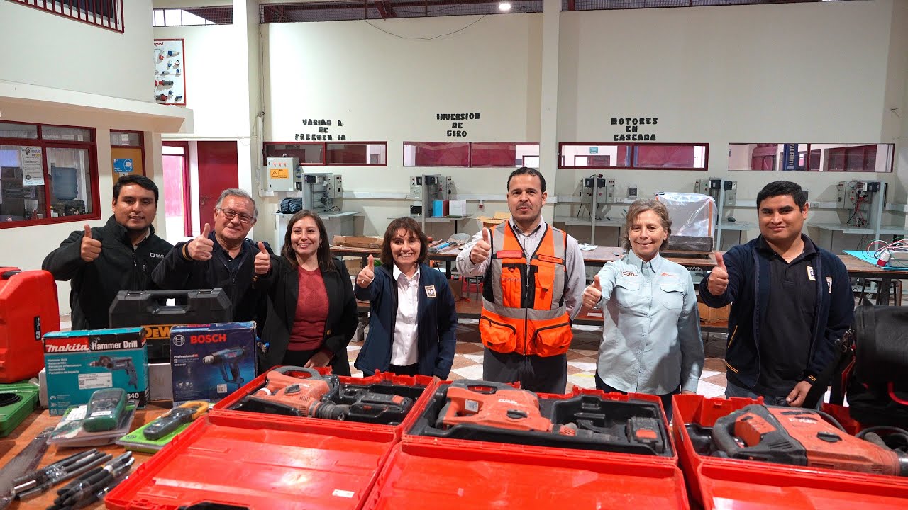 Students from polytechnic high schools in Tarapacá receive equipment with mining standards