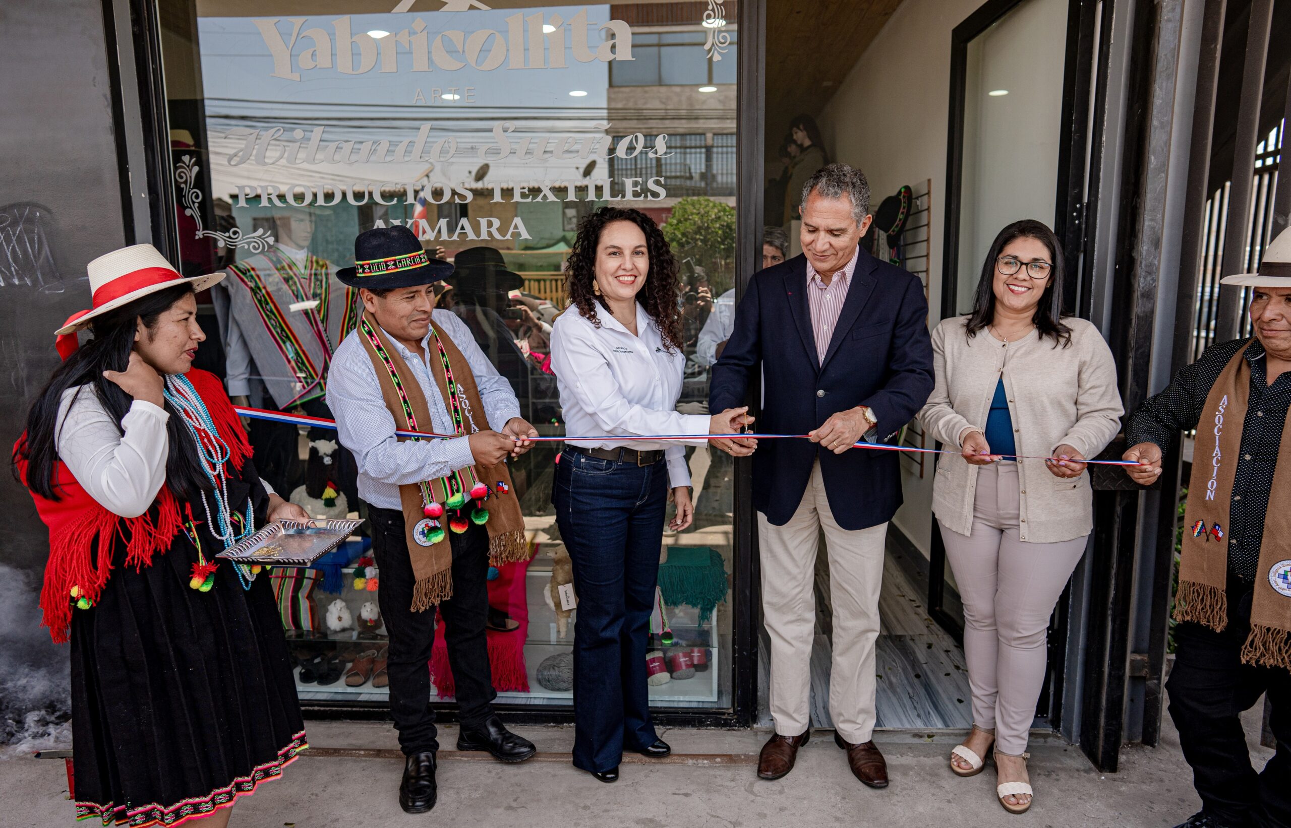 Comunidad aymara Yabricollita y Caya pone en valor su patrimonio ancestral con emprendimiento textil