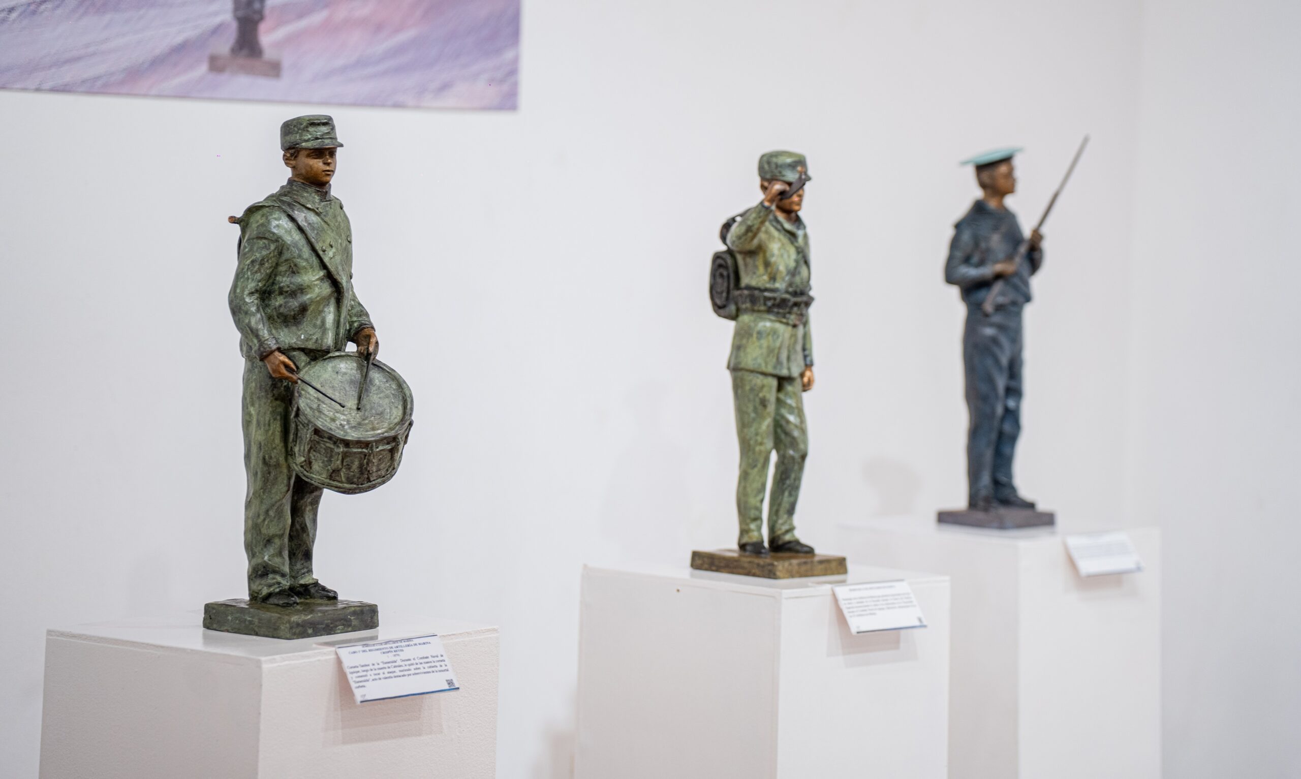 “Grandes Personajes de Nuestra Historia Naval” se reúnen en Sala de Arte Casa Collahuasi en el Mes del Mar