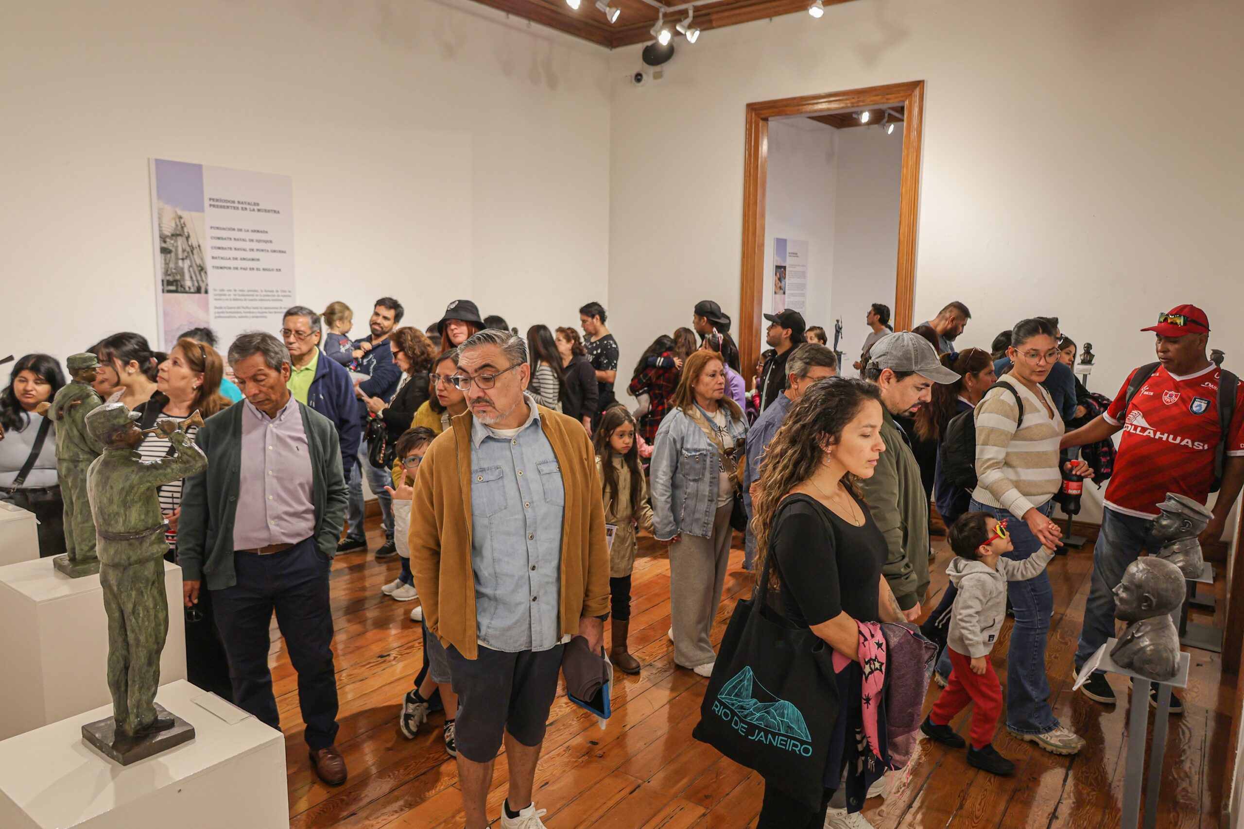 “Grandes Personajes de Nuestra Historia Naval” se despidió de Iquique cautivando a 8 mil 400 visitantes